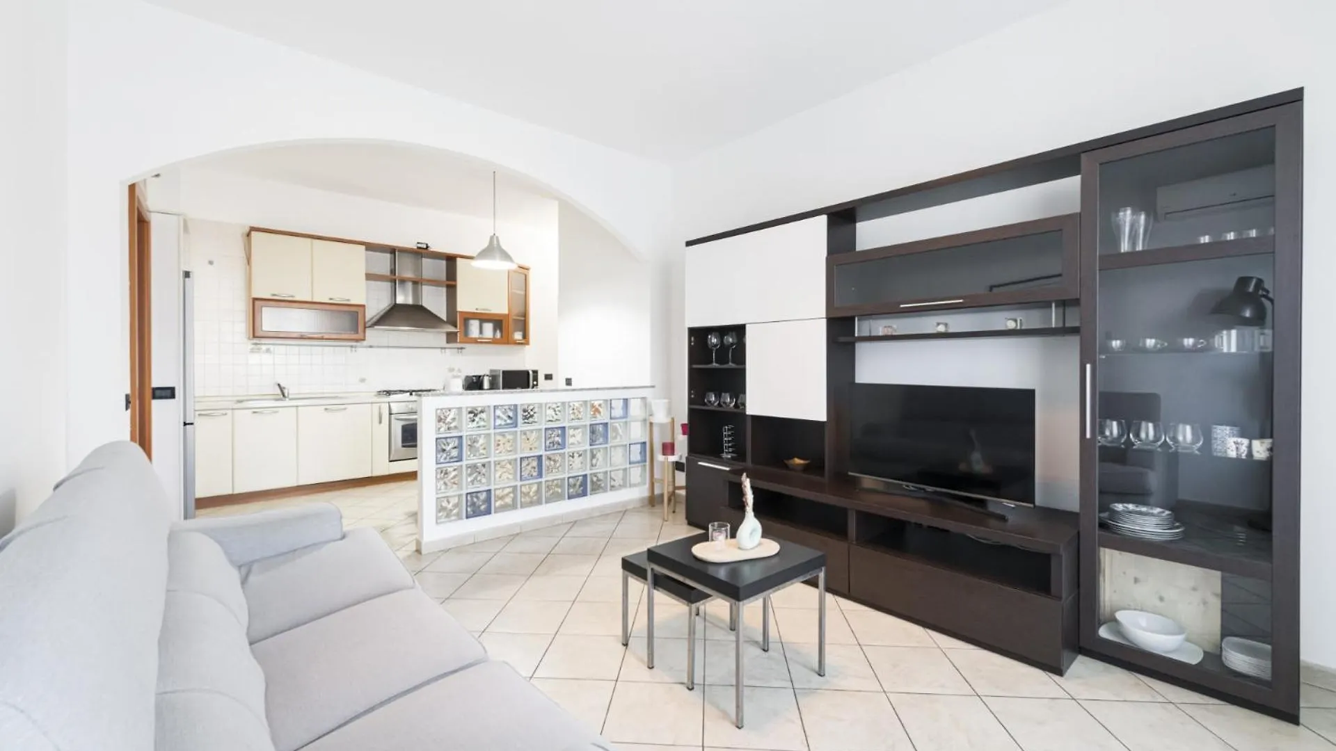 Easylife - Design E Funzionalita Zona Porta Romana Milan 0*,  Italy