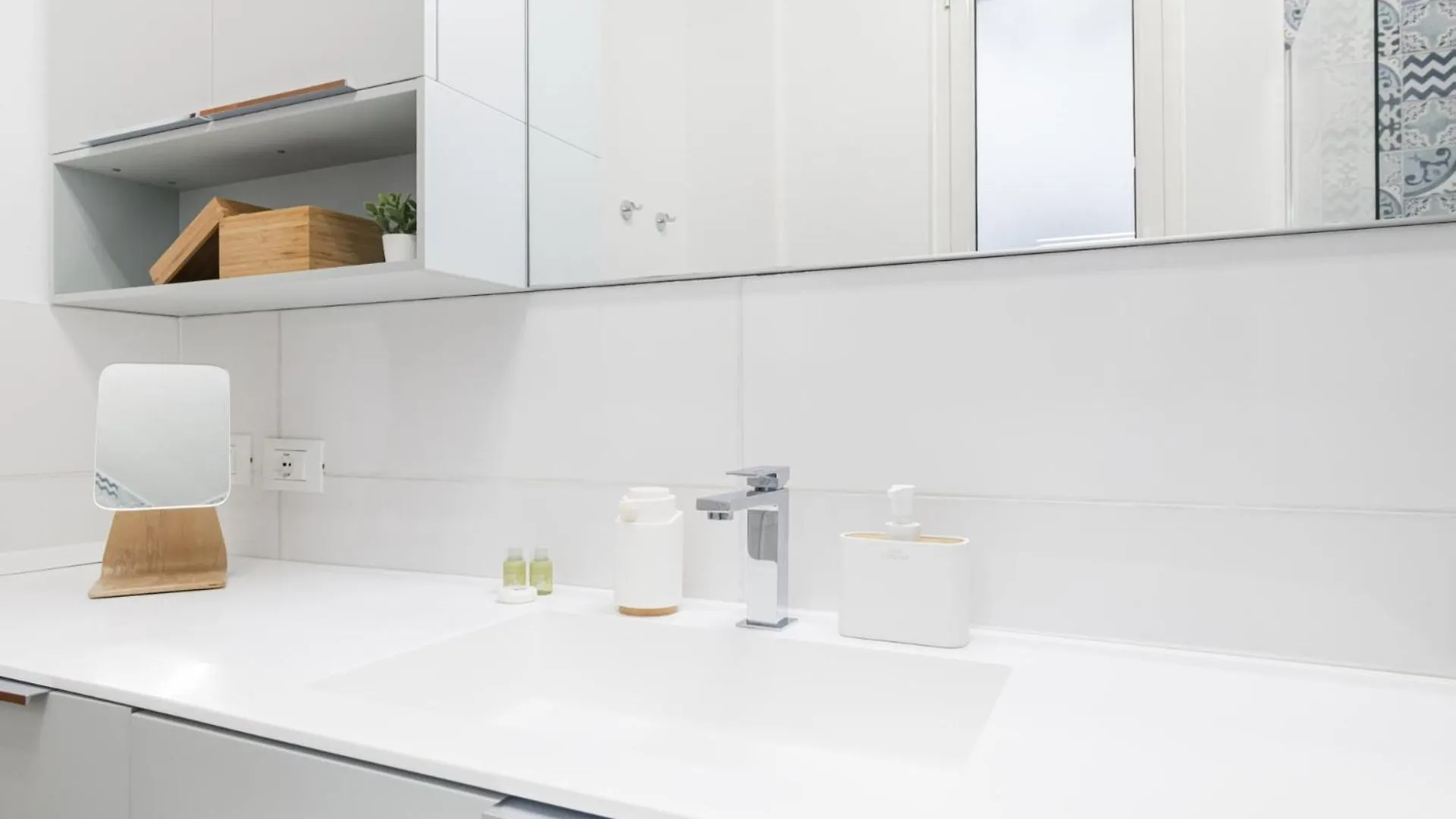 Easylife - Design E Funzionalita Zona Porta Romana Mediolan 0*,  Włochy